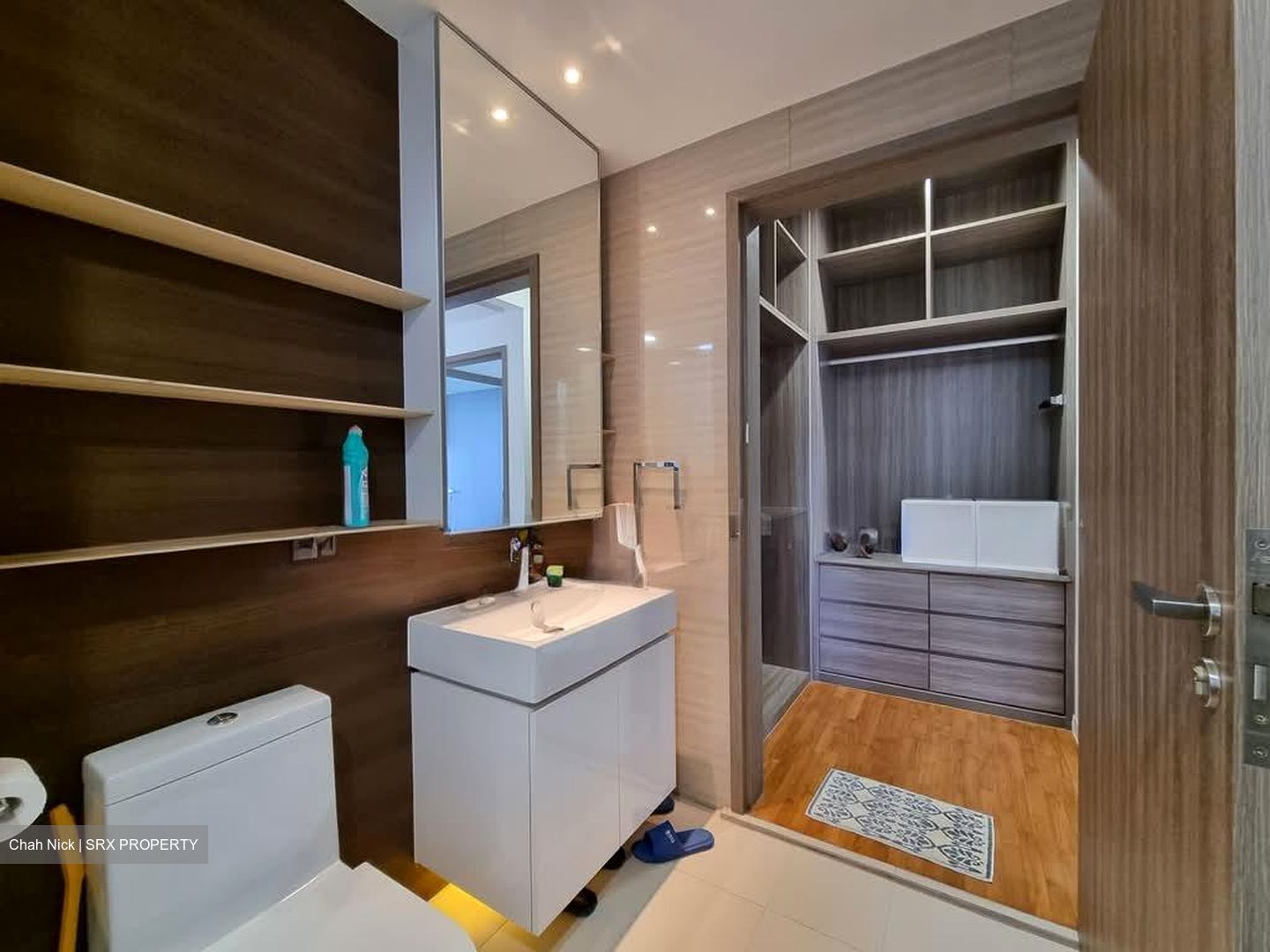 Sky Vue (D20), Condominium #561251251